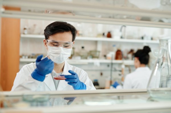 article cover - Anesthesiology in 2030: What Is the Future? AverickMedia