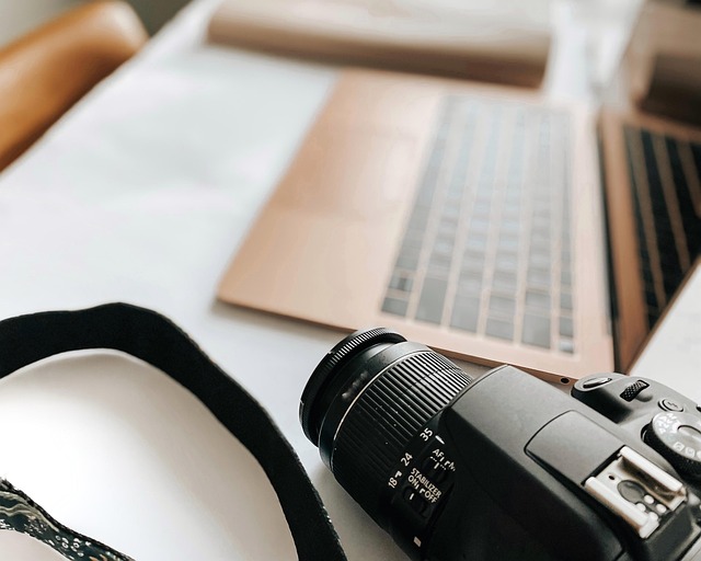 article cover - 10 Questions to Ask Before Hiring a Logo Designer Online