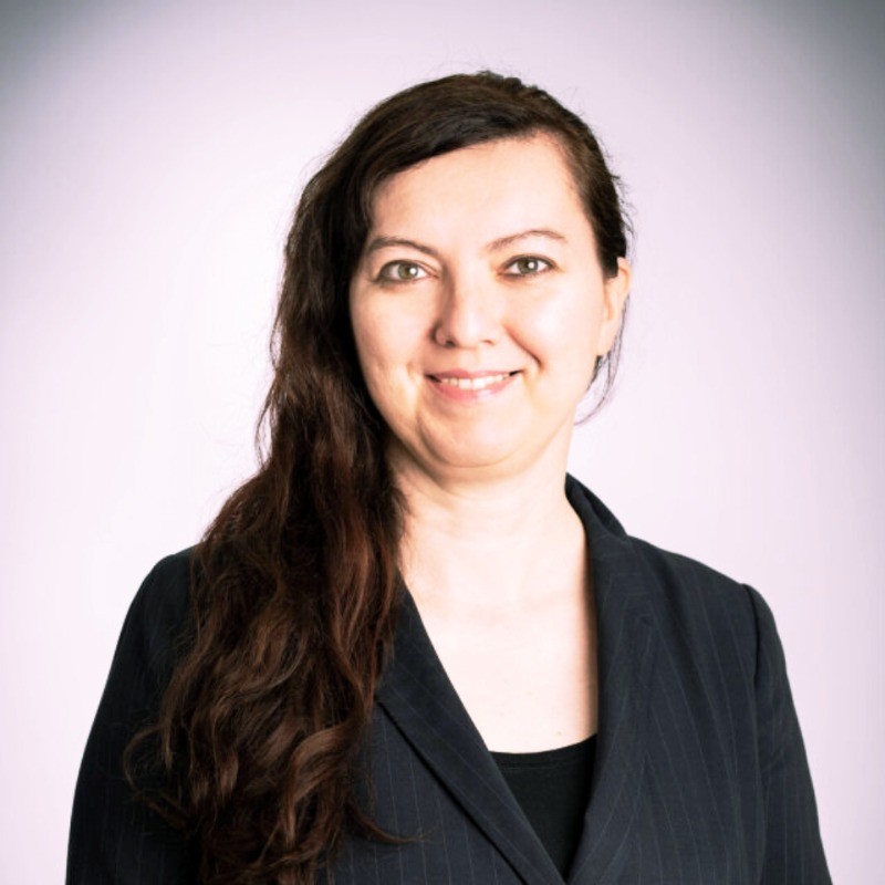 Zuzana Milo Halliwell