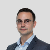 Robert Stoubos