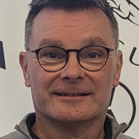 Steven Thompson 
                      - Retail &amp; Services 