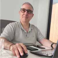 Navid  Roushan