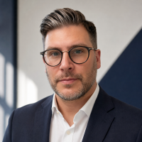 Simon Larkin - Fractional CMO | F … in Hiddn Marketing - 